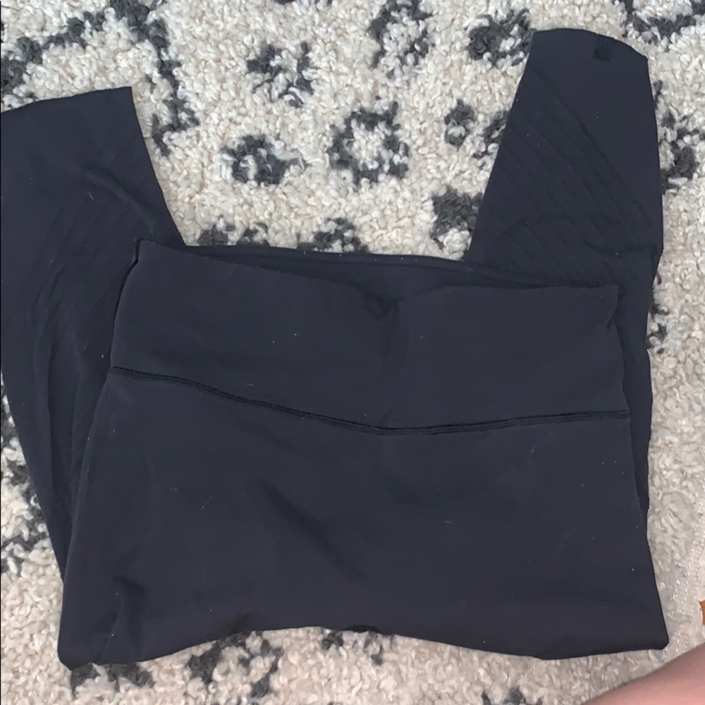 Lululemon Crops - Picture 2 of 4